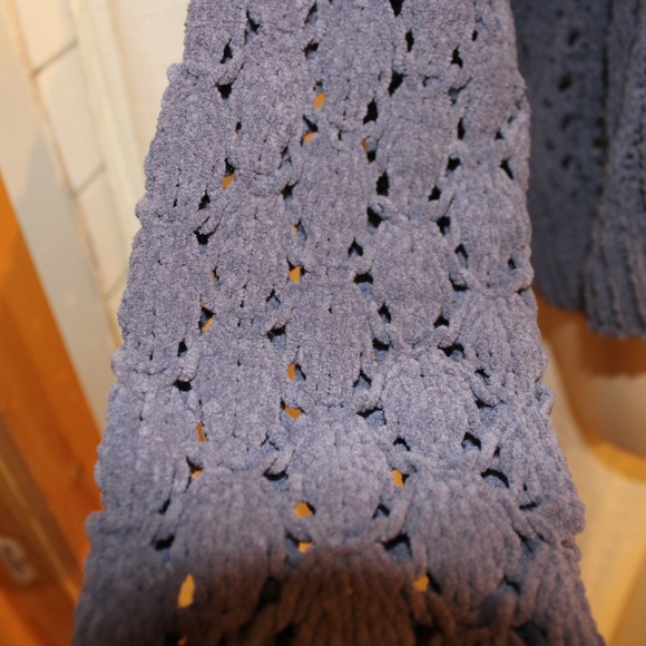 KENDALL + KYLIE Sweater - Picture 6 of 6